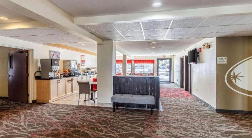 Econo Hotel