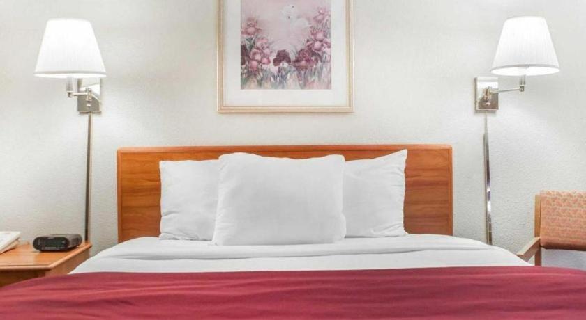 Hotel Econo 2*