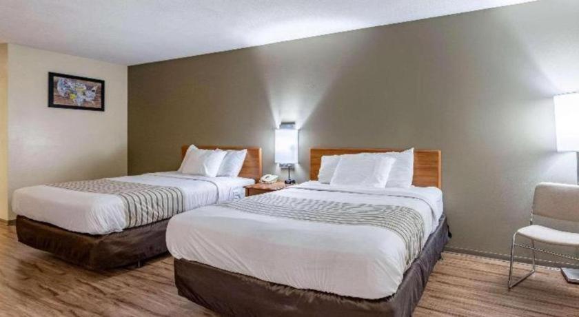 Econo Hotel