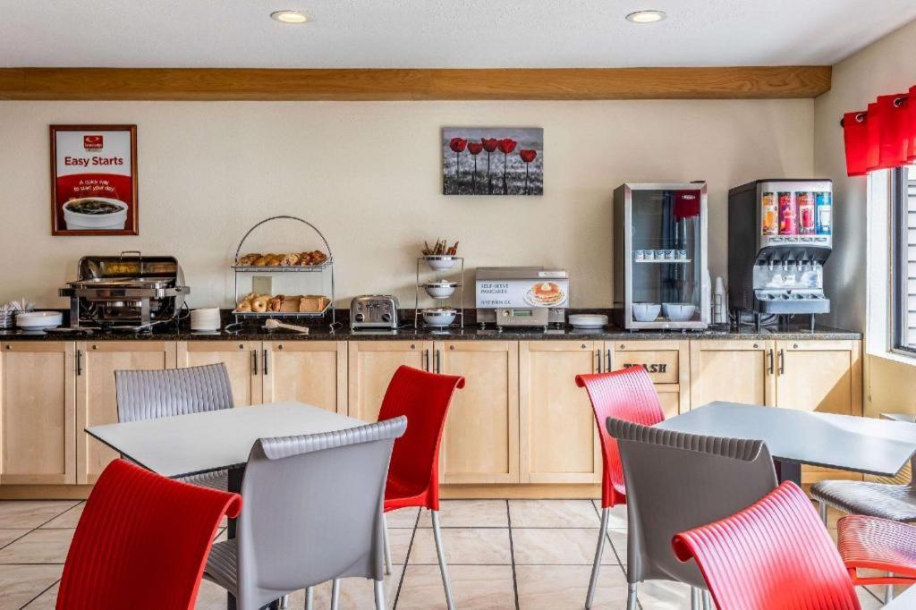 Econo Hotel